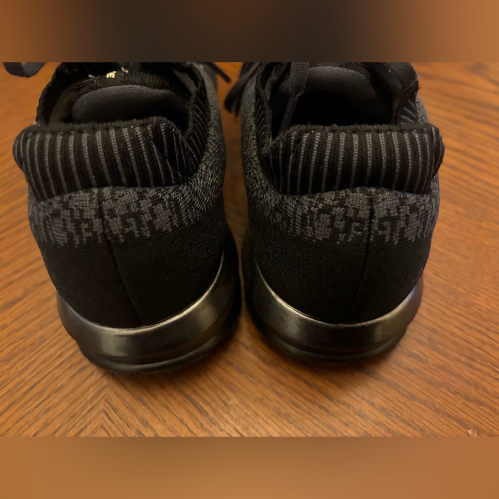 Brooks Levitate Black Running Shoes - Picture 4 of 11
